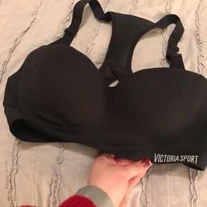 Vitoria secret sports bra